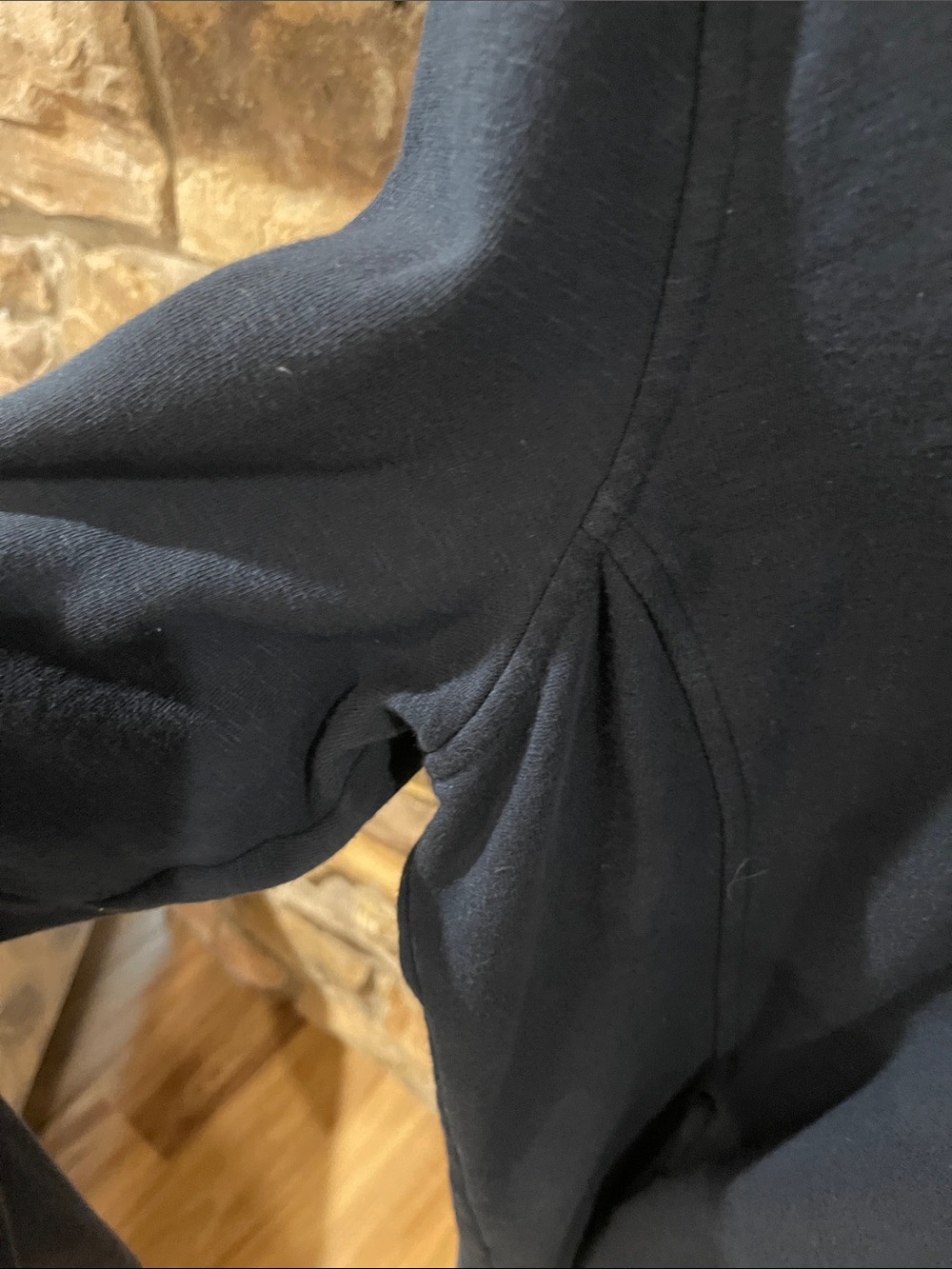 Vineyard Vines Navy Pullover Hoodie with White Lining & Drawstrings - Picture 8 of 9